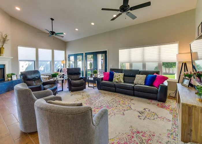 1 Mi To Water Ranch! Family Retreat W/ Pool * Gilbert